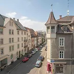 Modern 3-Bedroom Apartment In City Centre