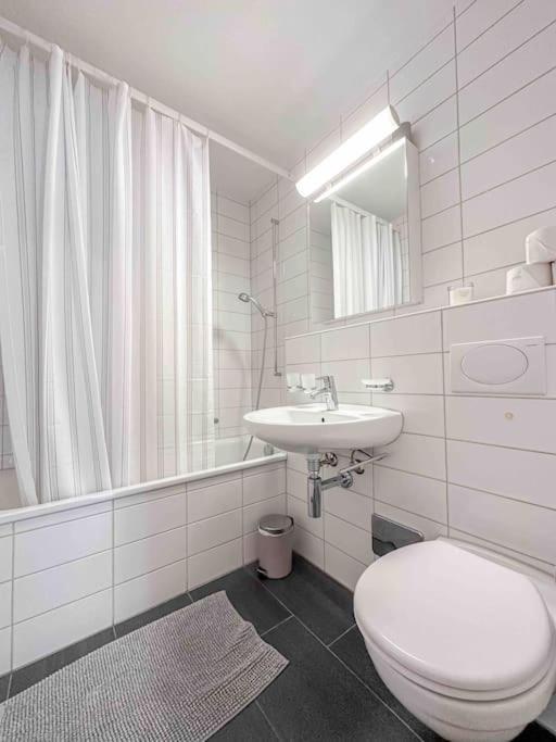 Modern 3-bedroom In Centre Appartamento